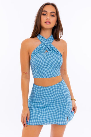 Hot Girl Mad Hatter Checkered Halter Neck Crop Top In Blue