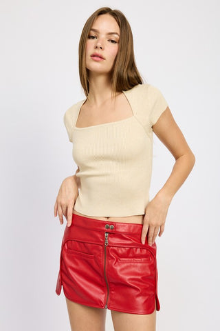 Hot Girl Daria Square Neck Short Sleeve Top