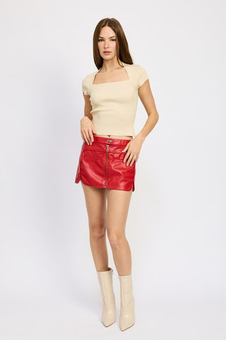 Hot Girl Daria Square Neck Short Sleeve Top