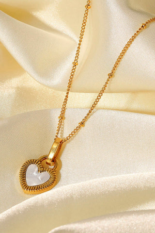 HGA Vintage Love Heart Pendant Gold Necklace In Black