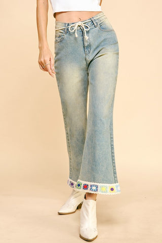 Hot Girl X Davi & Dani Floral Crochet Trim Flare Cropped Jeans